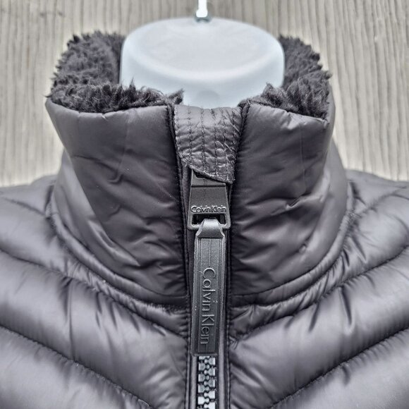 NWOT Calvin Klein Performance Quilted Zip-Up Down Vest Sherpa Collar Black Sz S - Picture 4 of 9